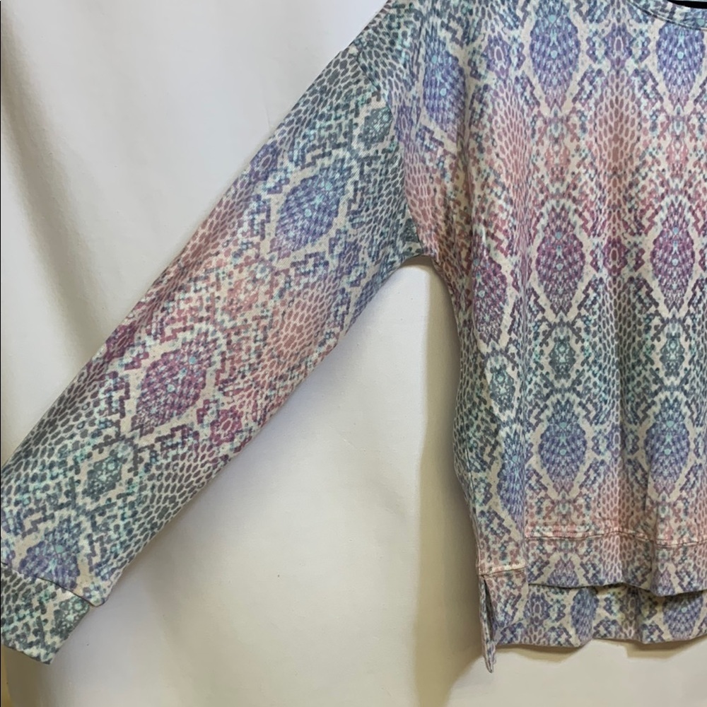 Onzie Pastel Patterned Top - Picture 4 of 6